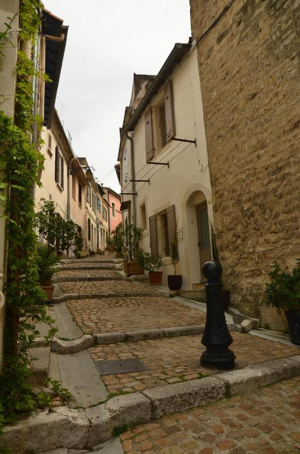Aux Pieds Des Arenes Apartman Arles Kültér fotó