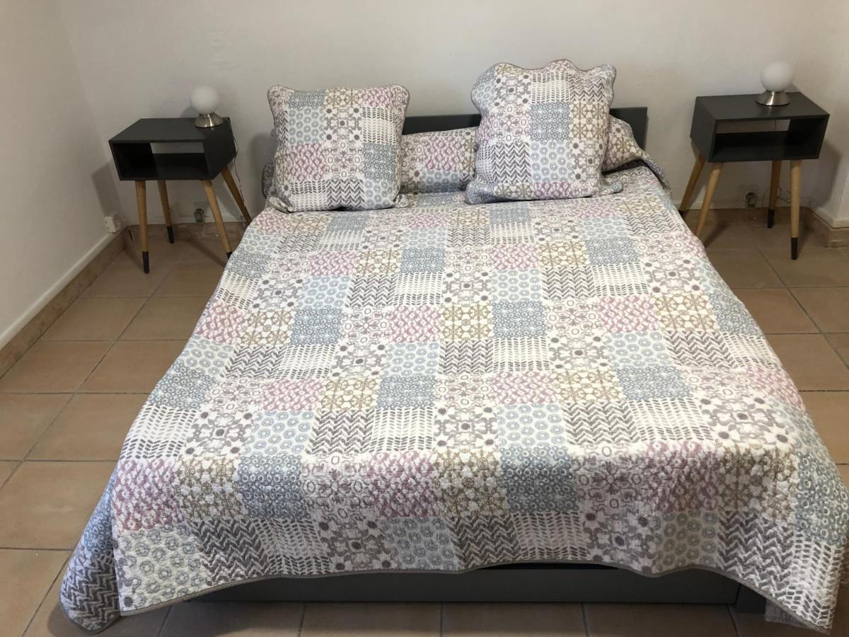 Aux Pieds Des Arenes Apartman Arles Kültér fotó